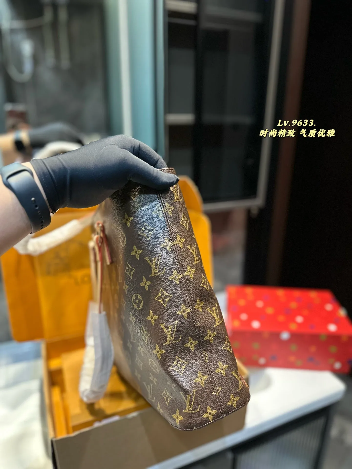 1 Color Old Flower Cowhide Crossbody Bag