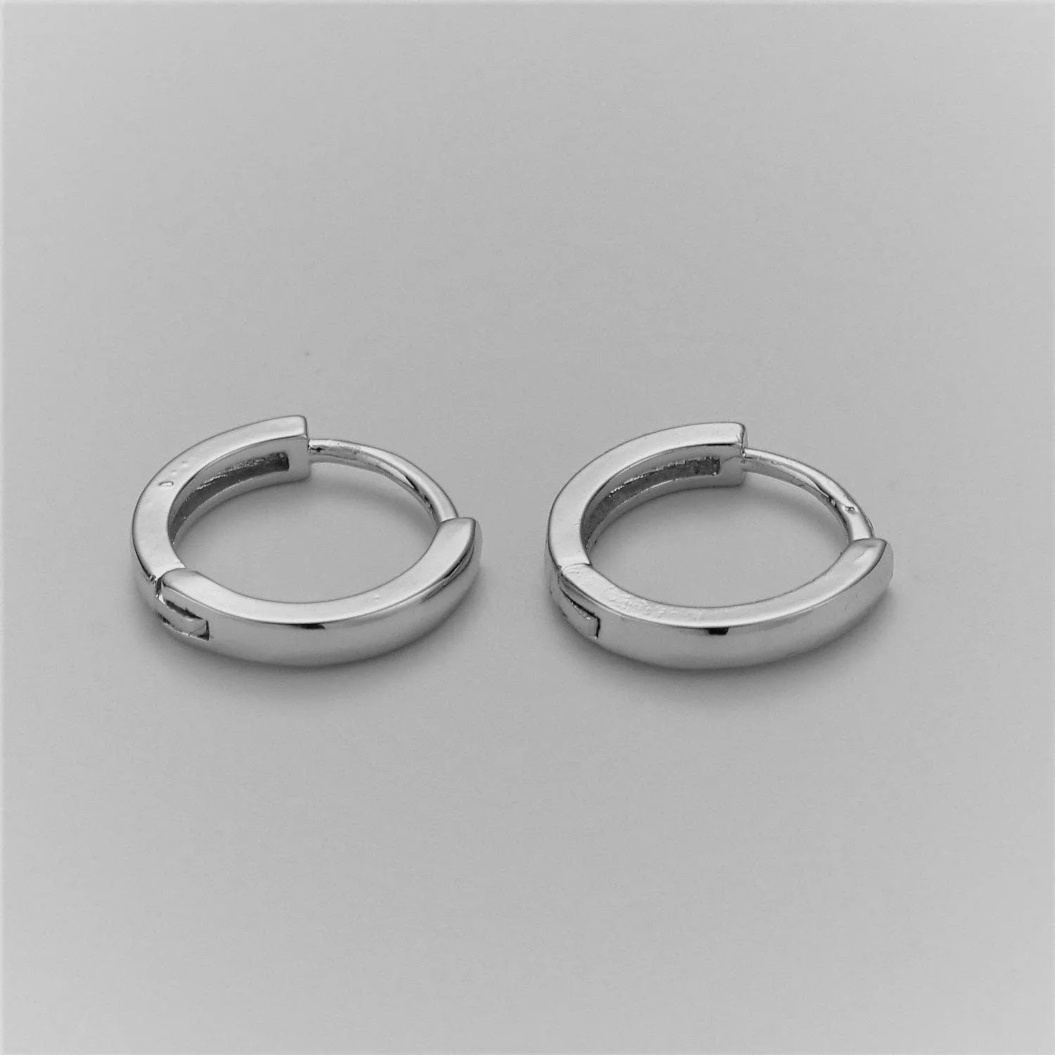 15mm Simple Round Hoop Huggie Earring*