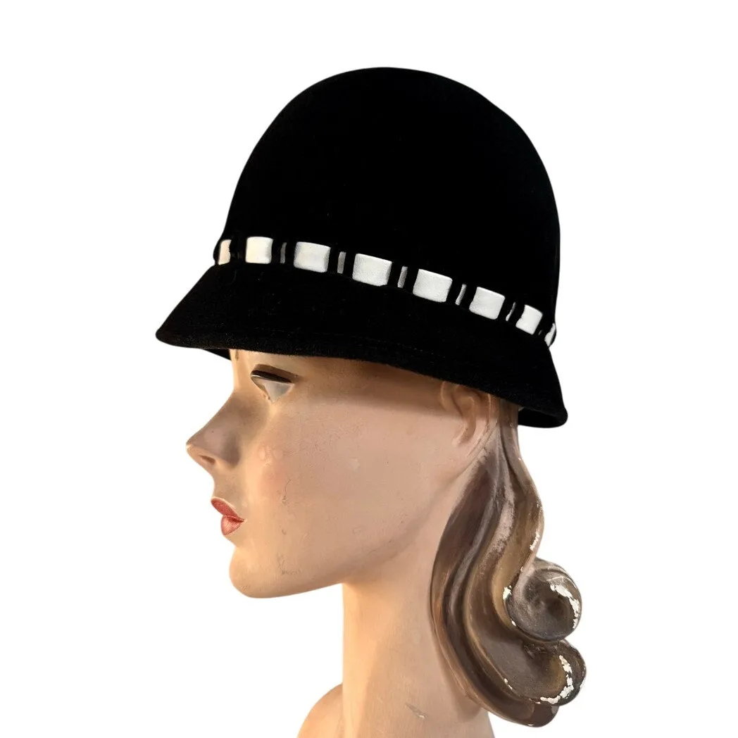 1960s Vintage Bucket Hat  Genevieve Black & White Mod Wool Felt Sz M 21"