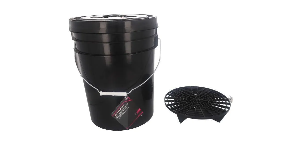 Autogear Bucket With Grid Guard And Lid 20L