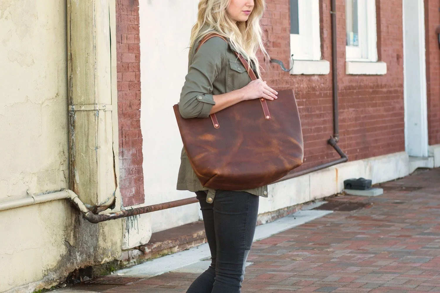 AVERY LEATHER TOTE BAG - LARGE - COGNAC BISON