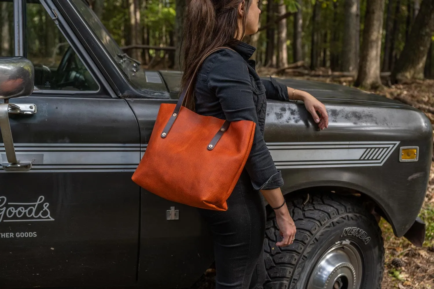 AVERY LEATHER TOTE BAG - MEDIUM - TANGERINE BISON