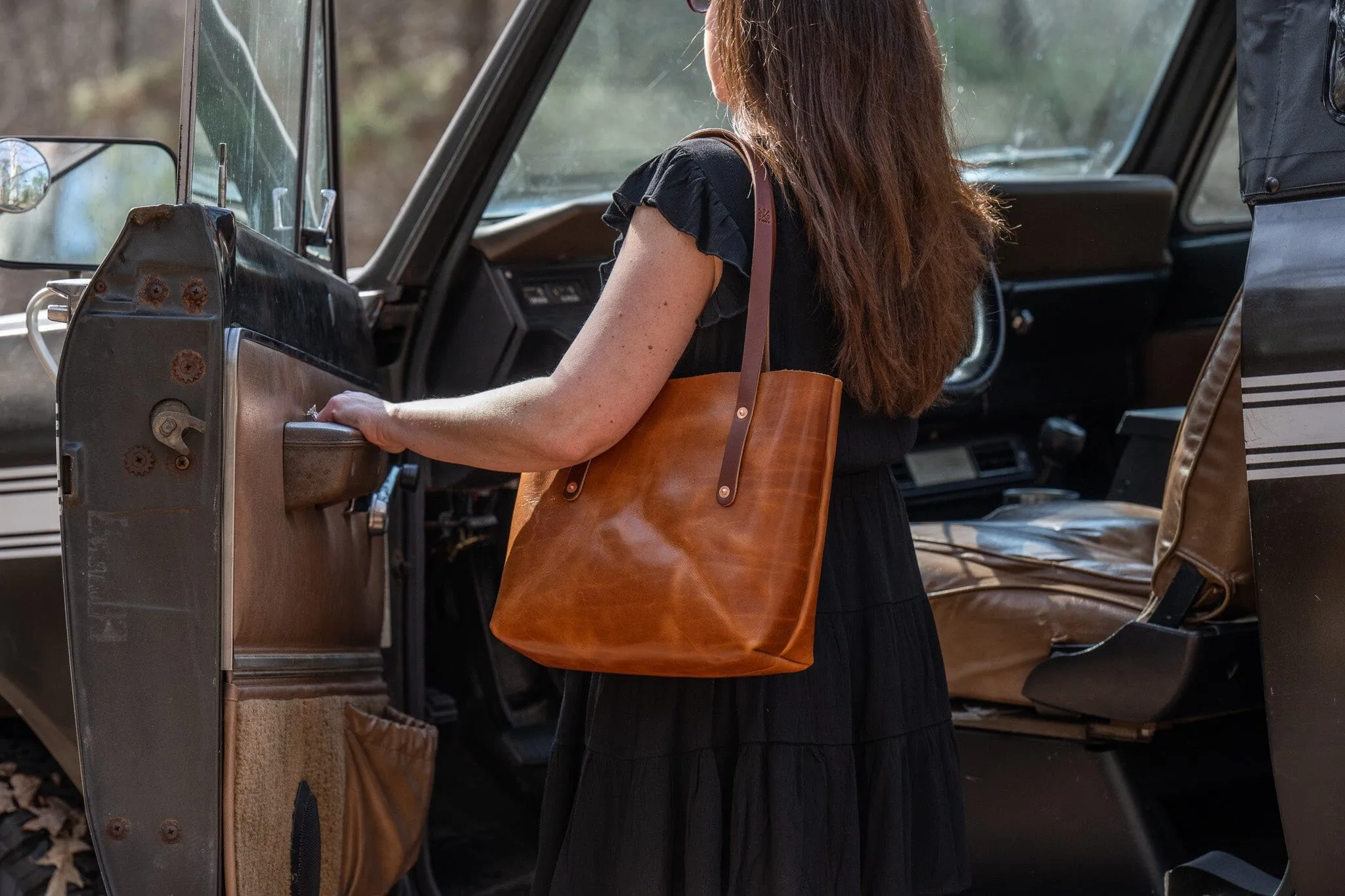 AVERY LEATHER TOTE BAG - SMALL - CARAMEL