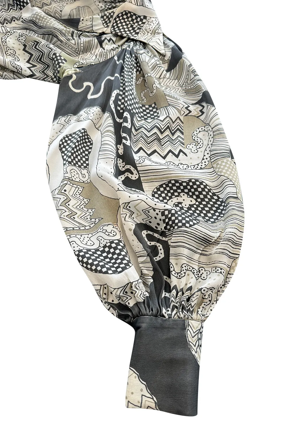 Beautiful & Rare 1970s Thea Porter Balloon Sleeve Grey Toned Printed Top w Pointed Collar