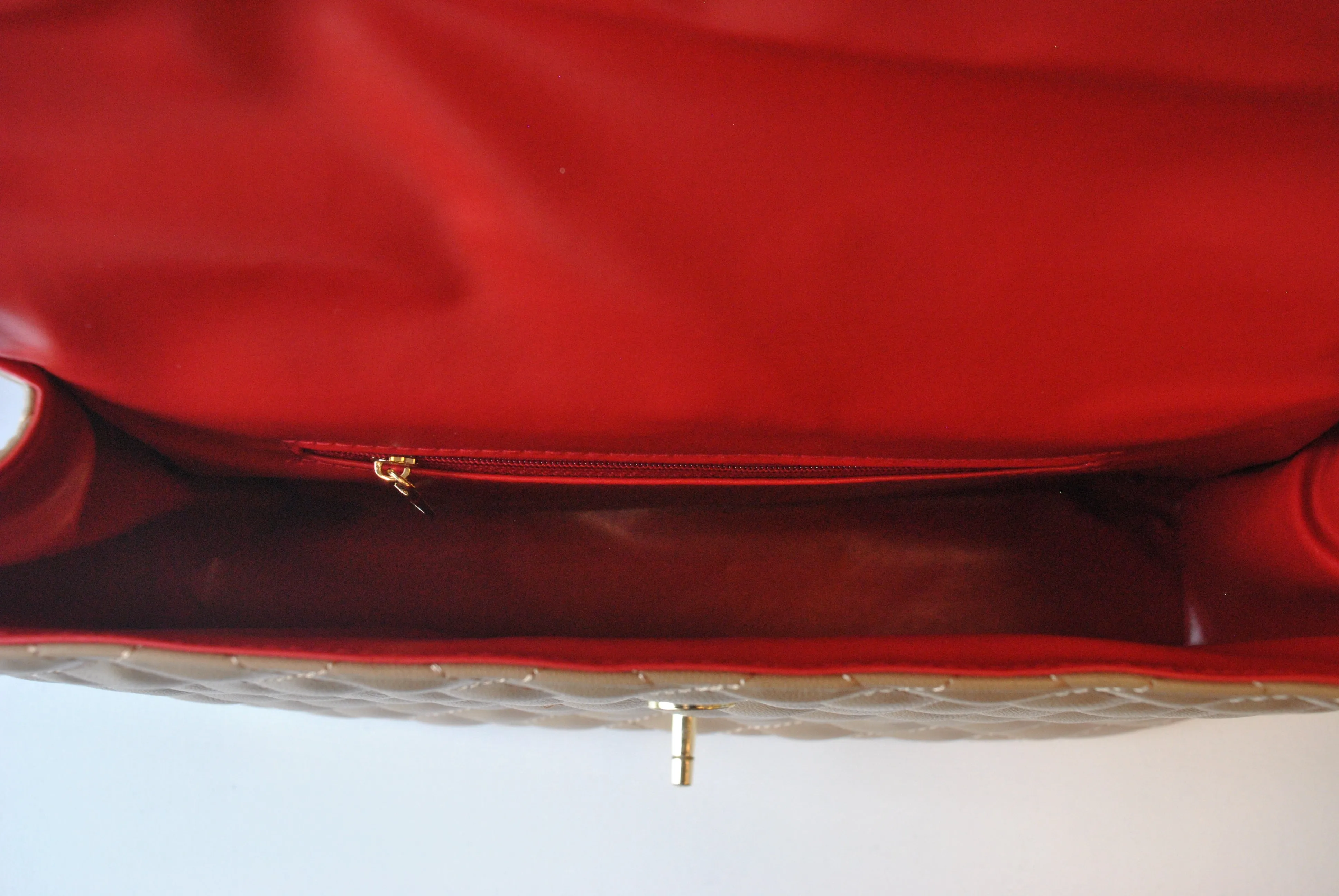 BIG RED GUILTED SHOULDER BAG WITH GOLD CHAIN