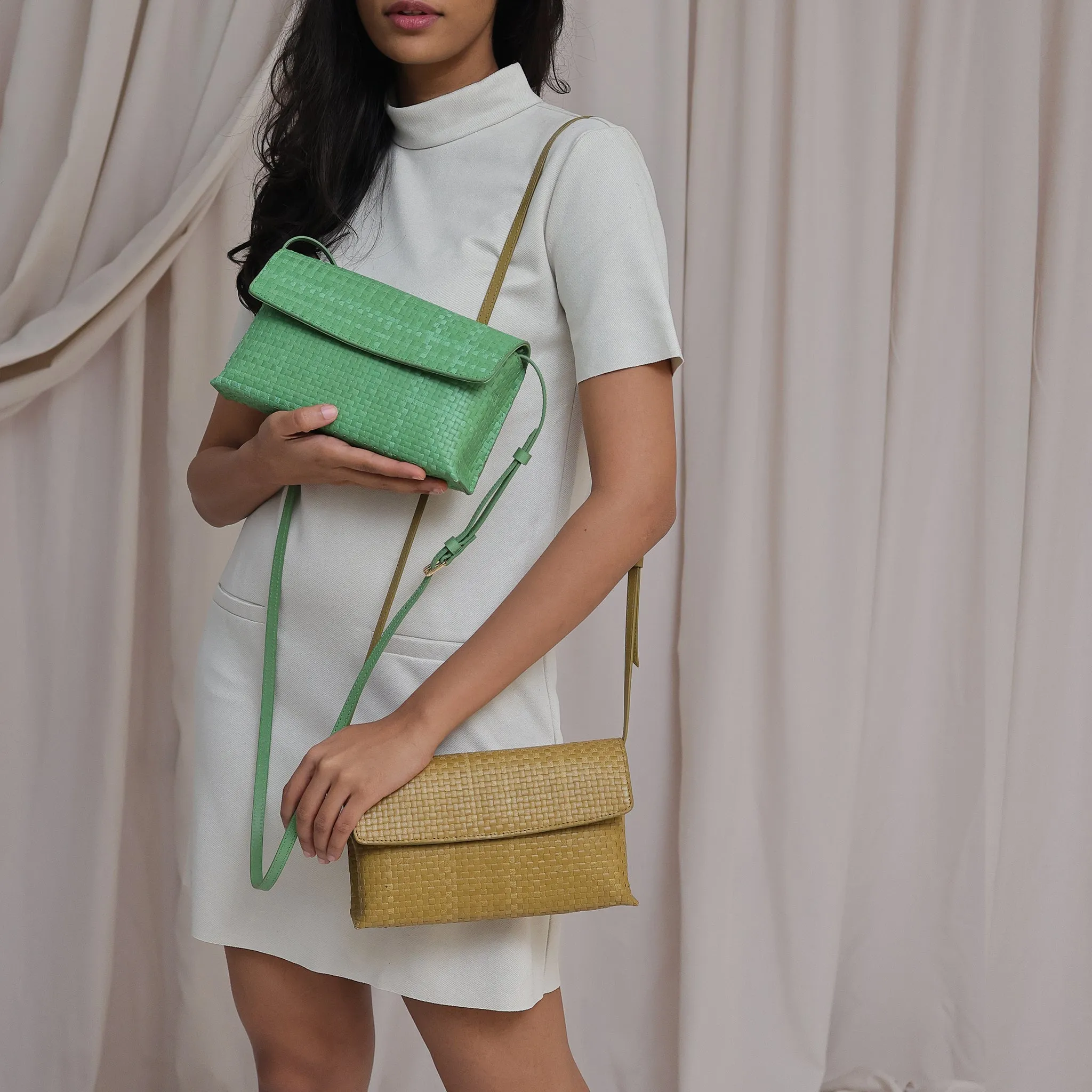 CA 1668 - SLING BAG - GREEN