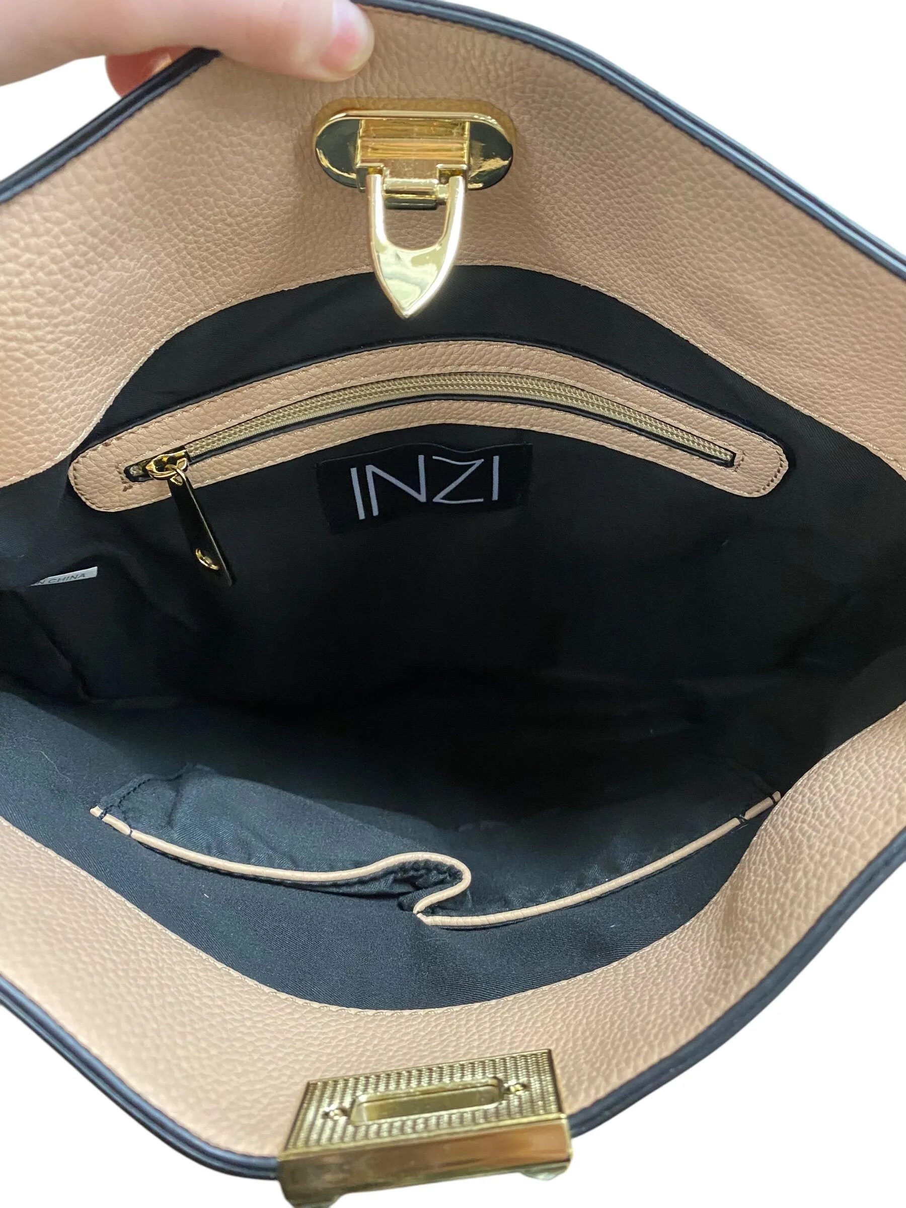 Crossbody By Clothes Mentor  Size: Large