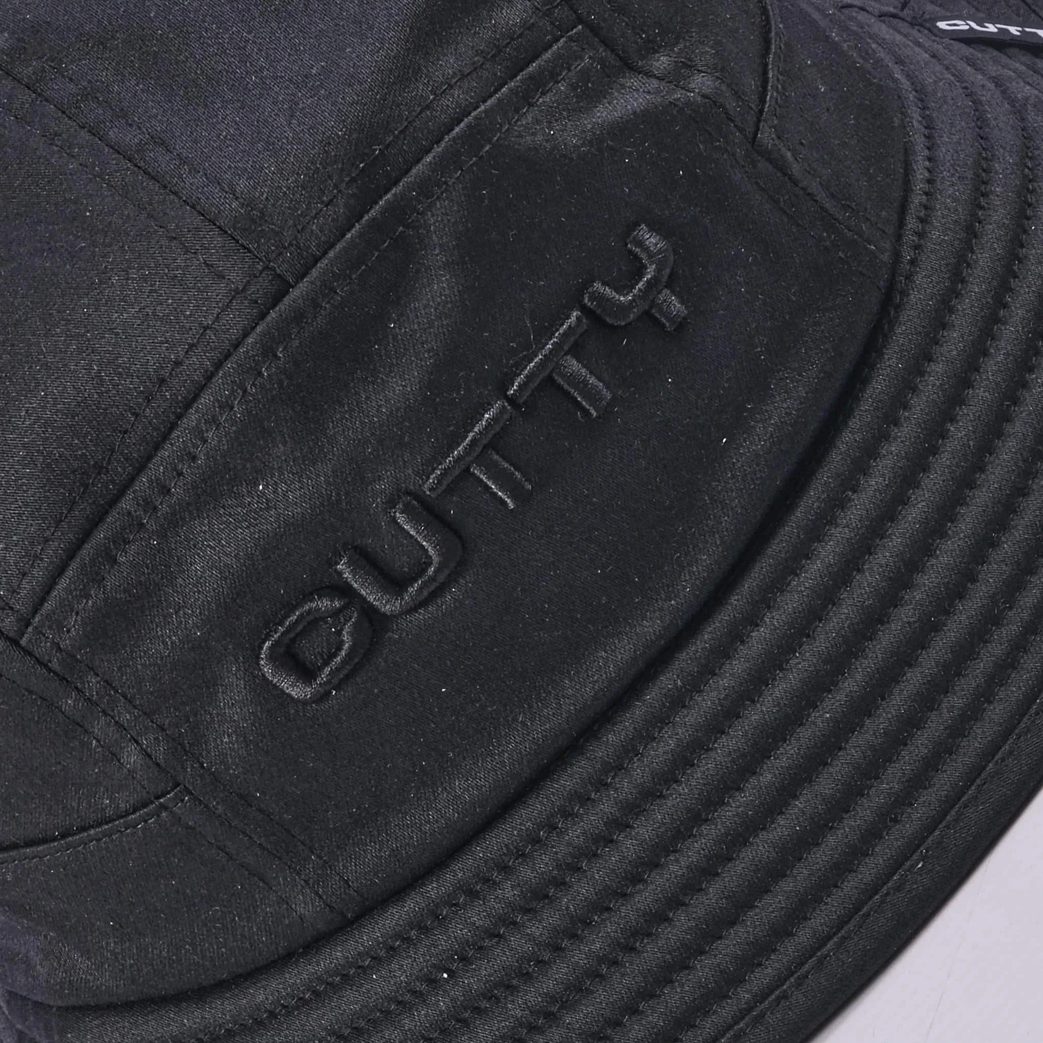 Cutty Heart Bucket Hat Black
