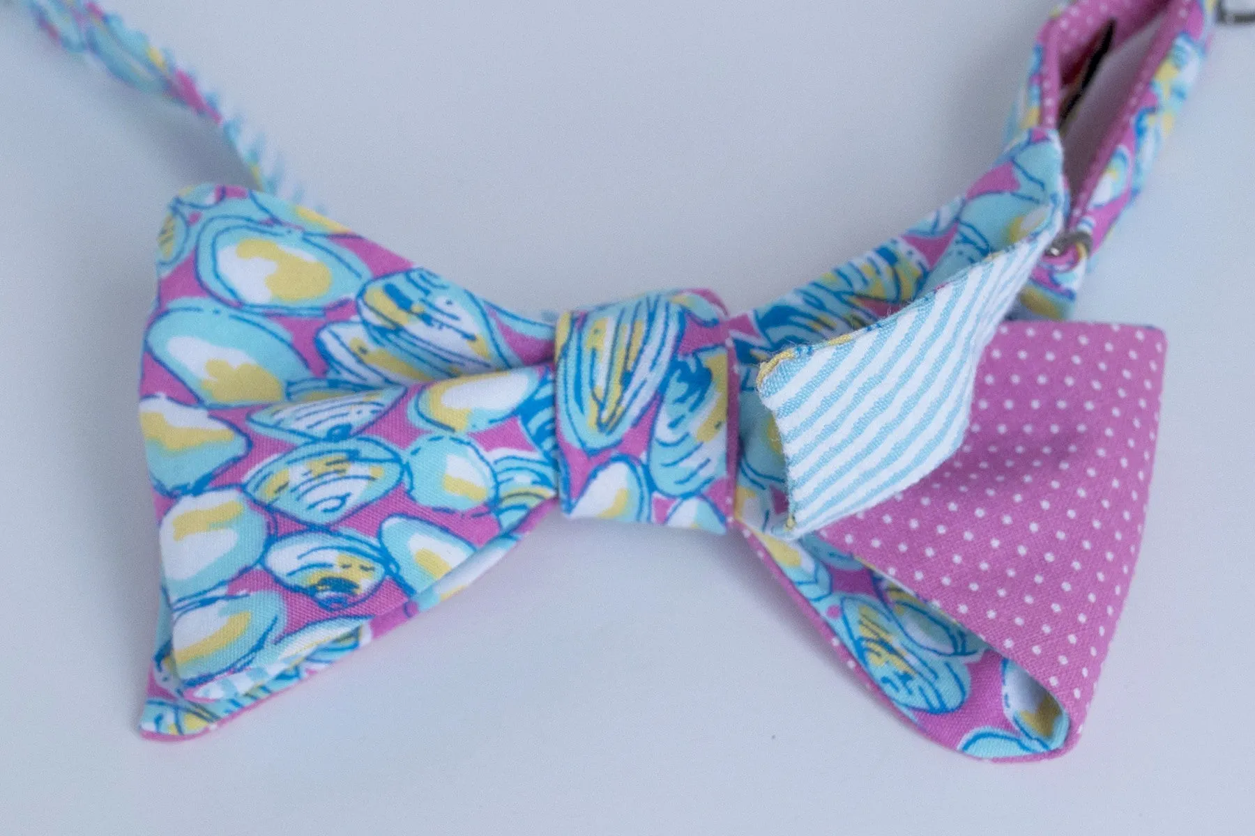 Designer Clamshells Bow Tie