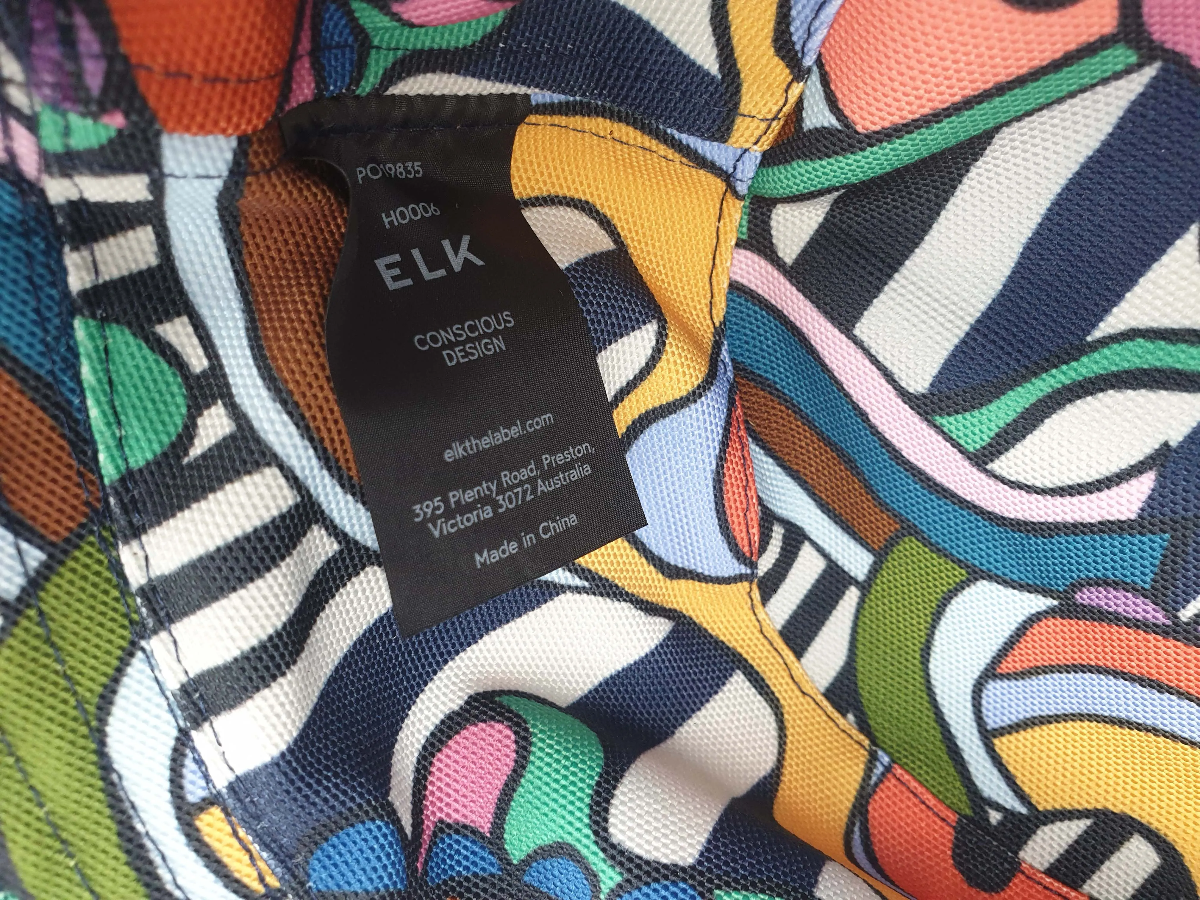Elk colourful print bucket hat