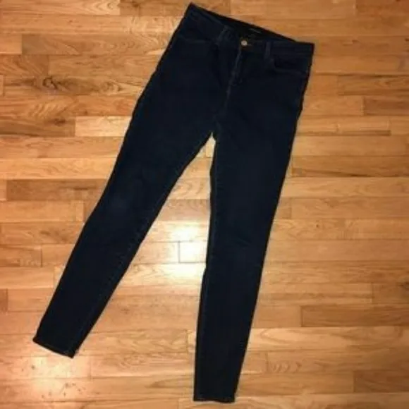 EVERY CELEB LOVES THESE JBRAND FAVE DARK SKINNIES