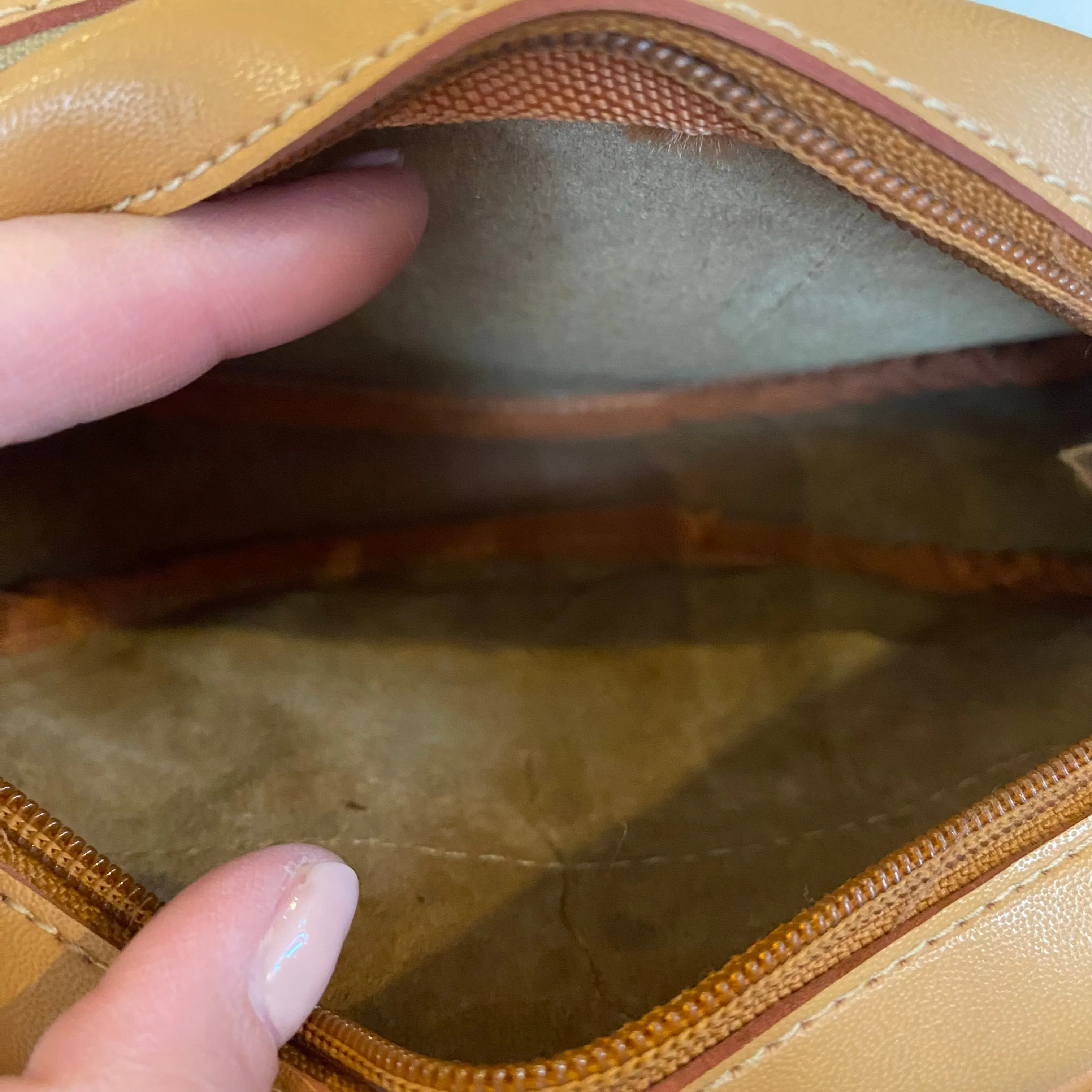 FENDI Vintage Oval Crossbody/ Shoulder Bag Tan/Brown