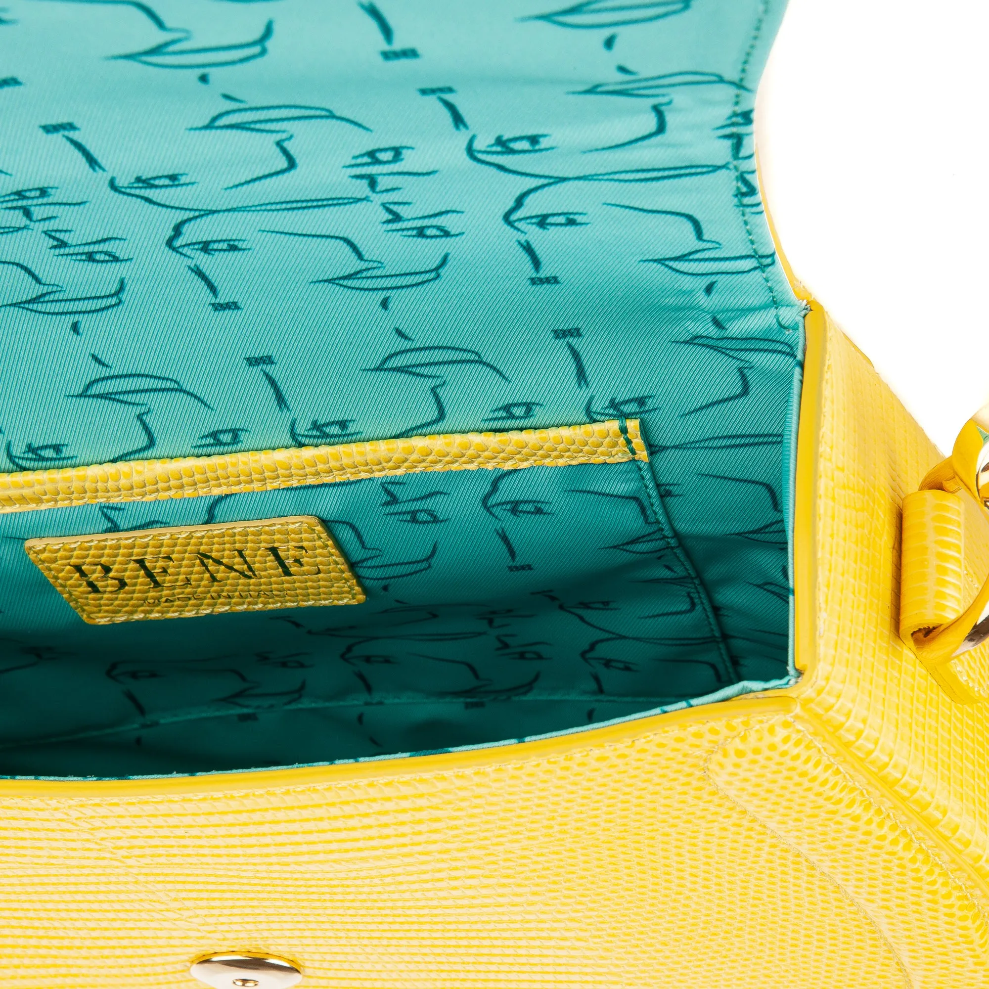 Holmes in Yellow Lizard