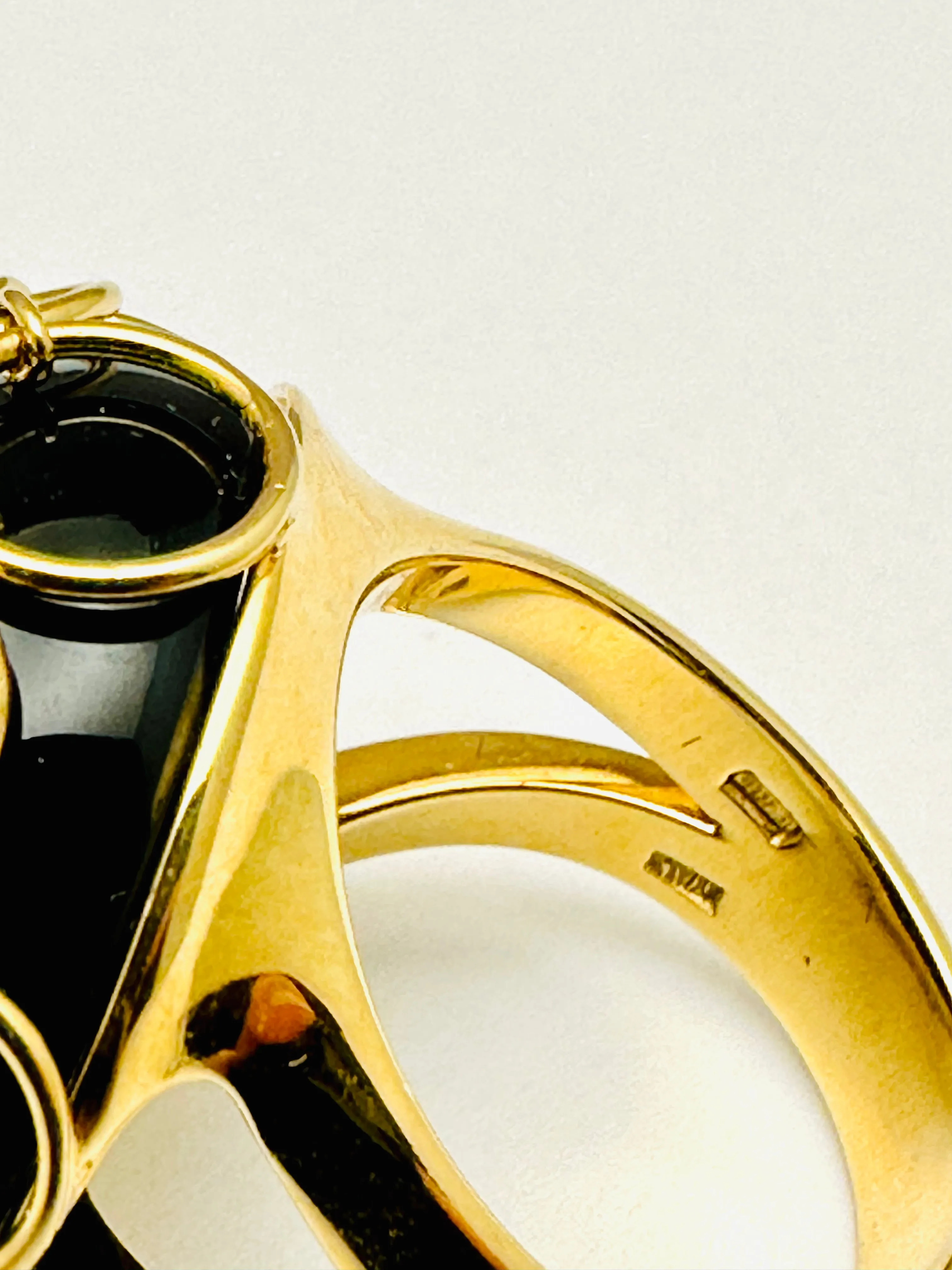 Italian Designer GARAVELLI  Retro 18K Gold Onyx Ring