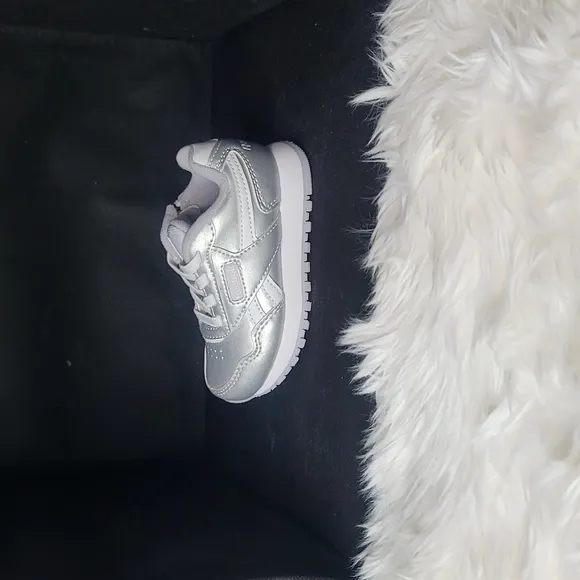 Kids Silver Sneaker