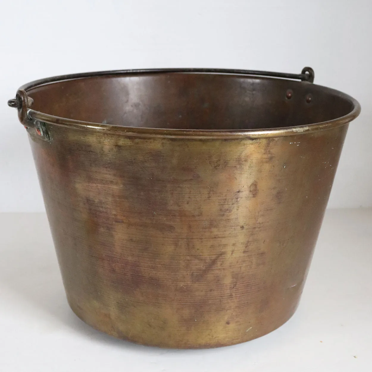 Large American New England Brass Kettle Company Brass and Iron No. 3 Kettle