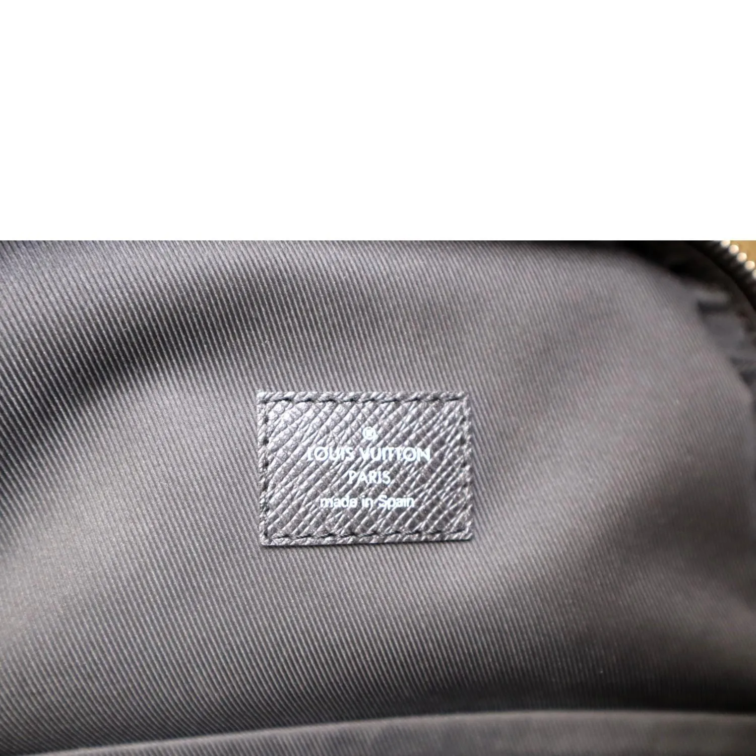 LOUIS VUITTON Avenue Sling Taiga Leather Backpack Bag Black