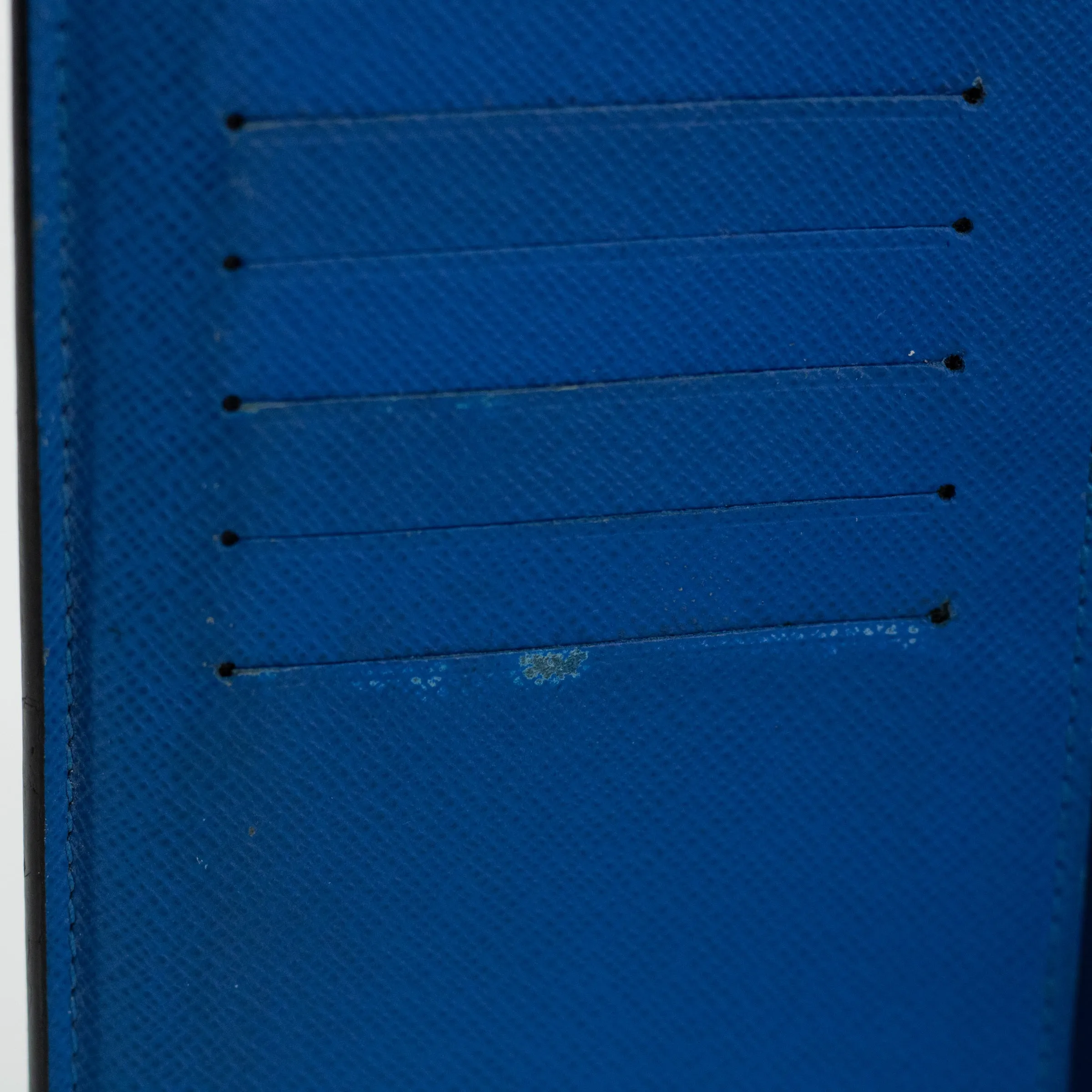 Louis Vuitton Black Taiga Portefeuille Brazza Long Walle #1966