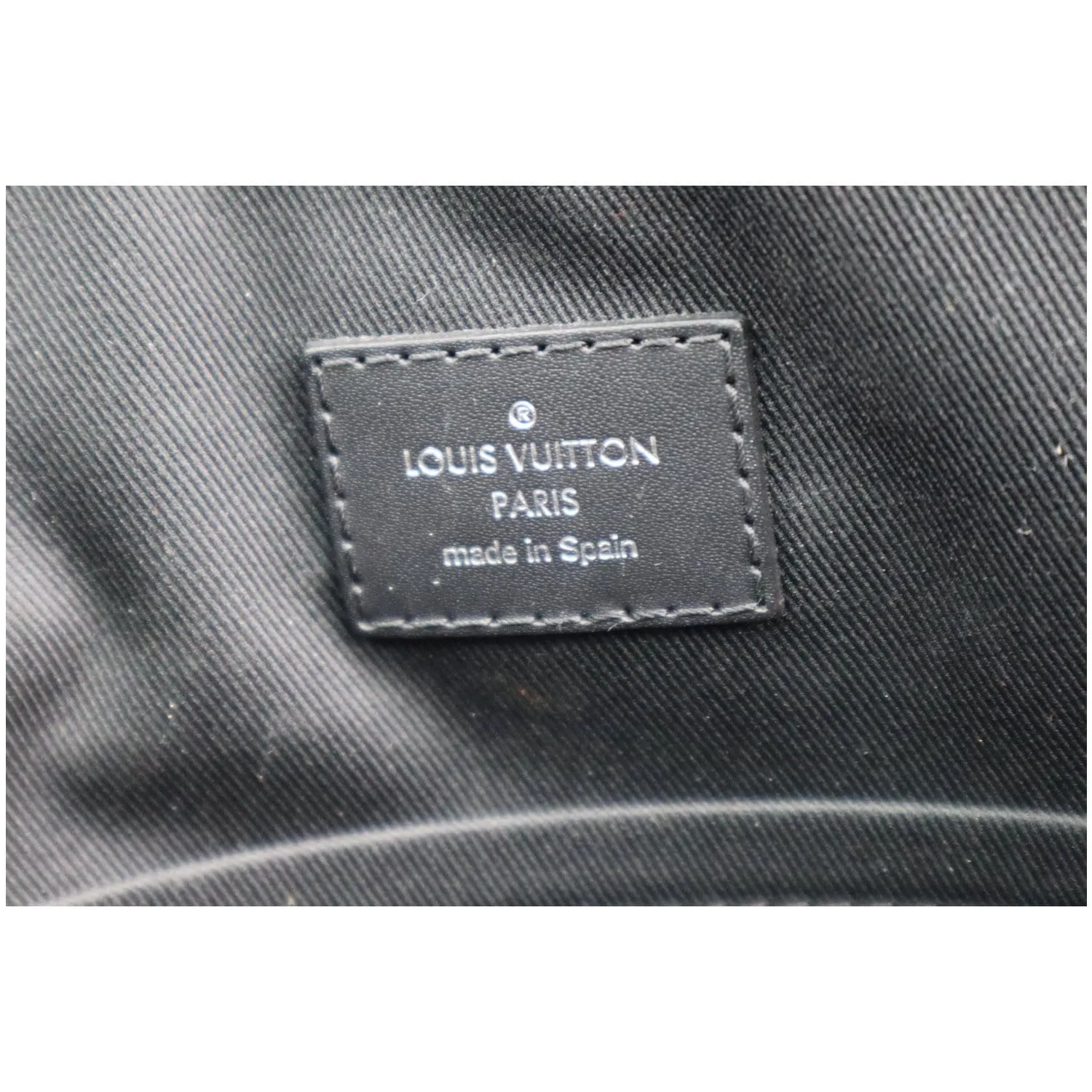LOUIS VUITTON District MM Monogram Eclipse Messenger Bag Black