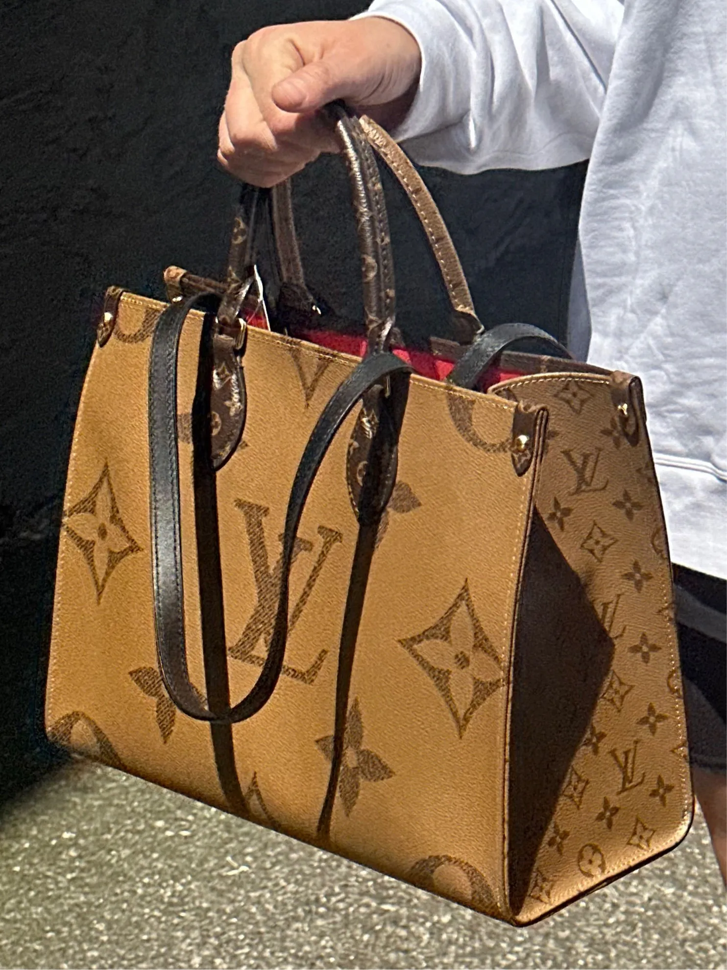 Louis Vuitton Giant Reverse Monogram Onthego MM