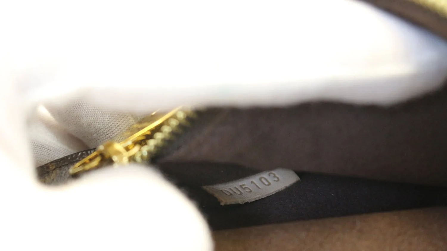 LOUIS VUITTON Monogram Canvas Metis Pochette Crossbody Bag