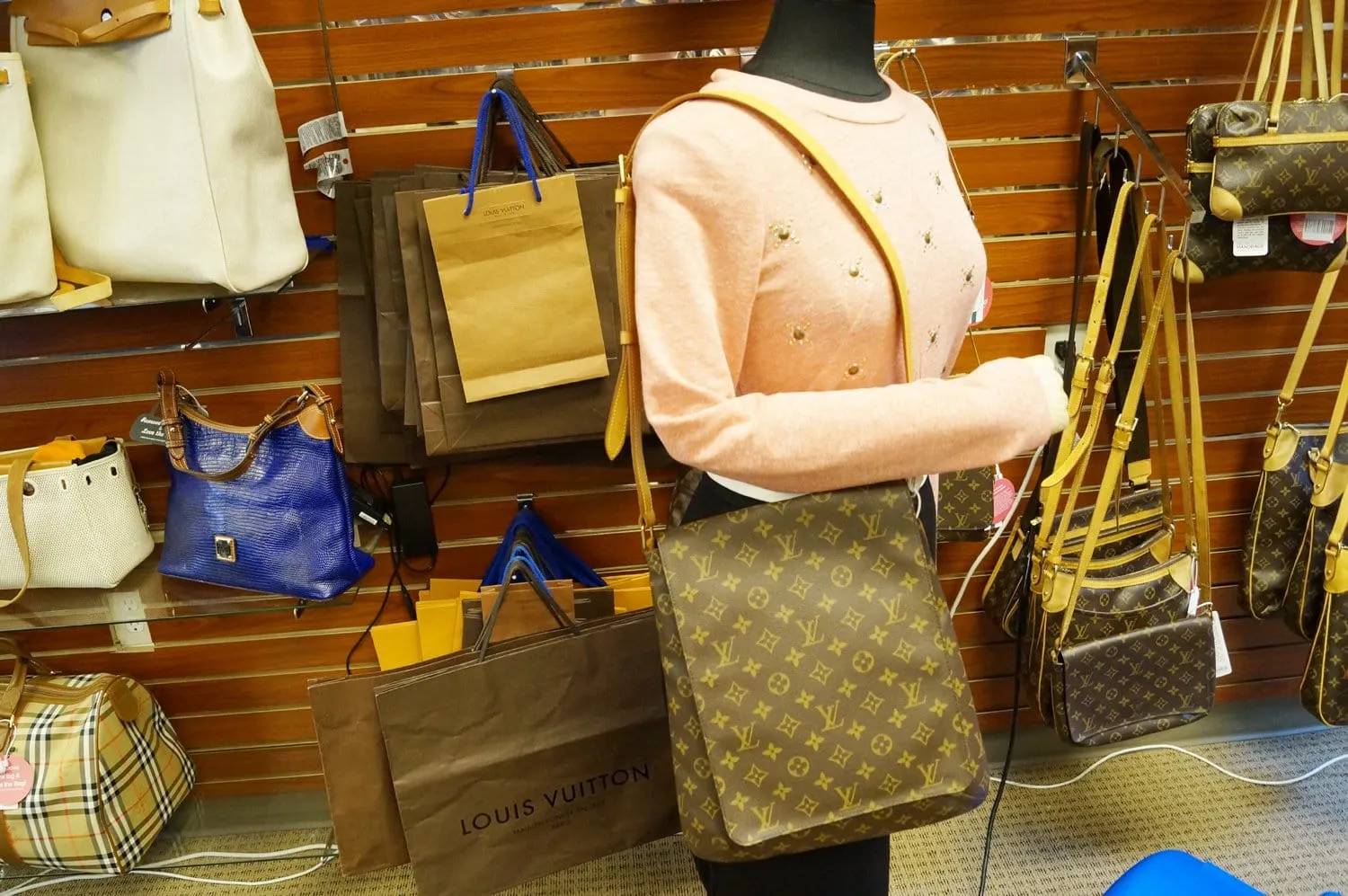 LOUIS VUITTON Musette Salsa GM Monogram Crossbody