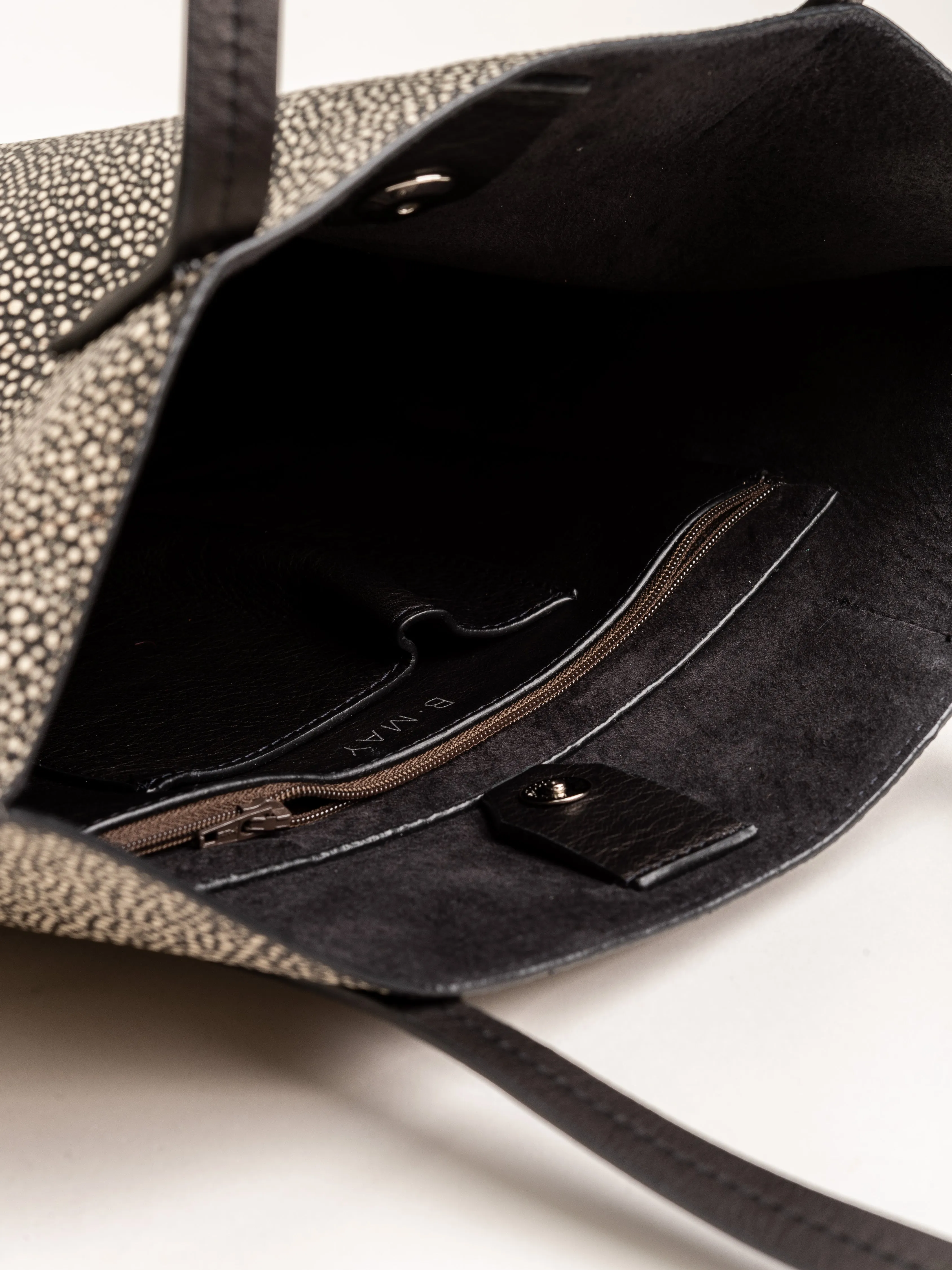 mezzo shopper - black shagreen