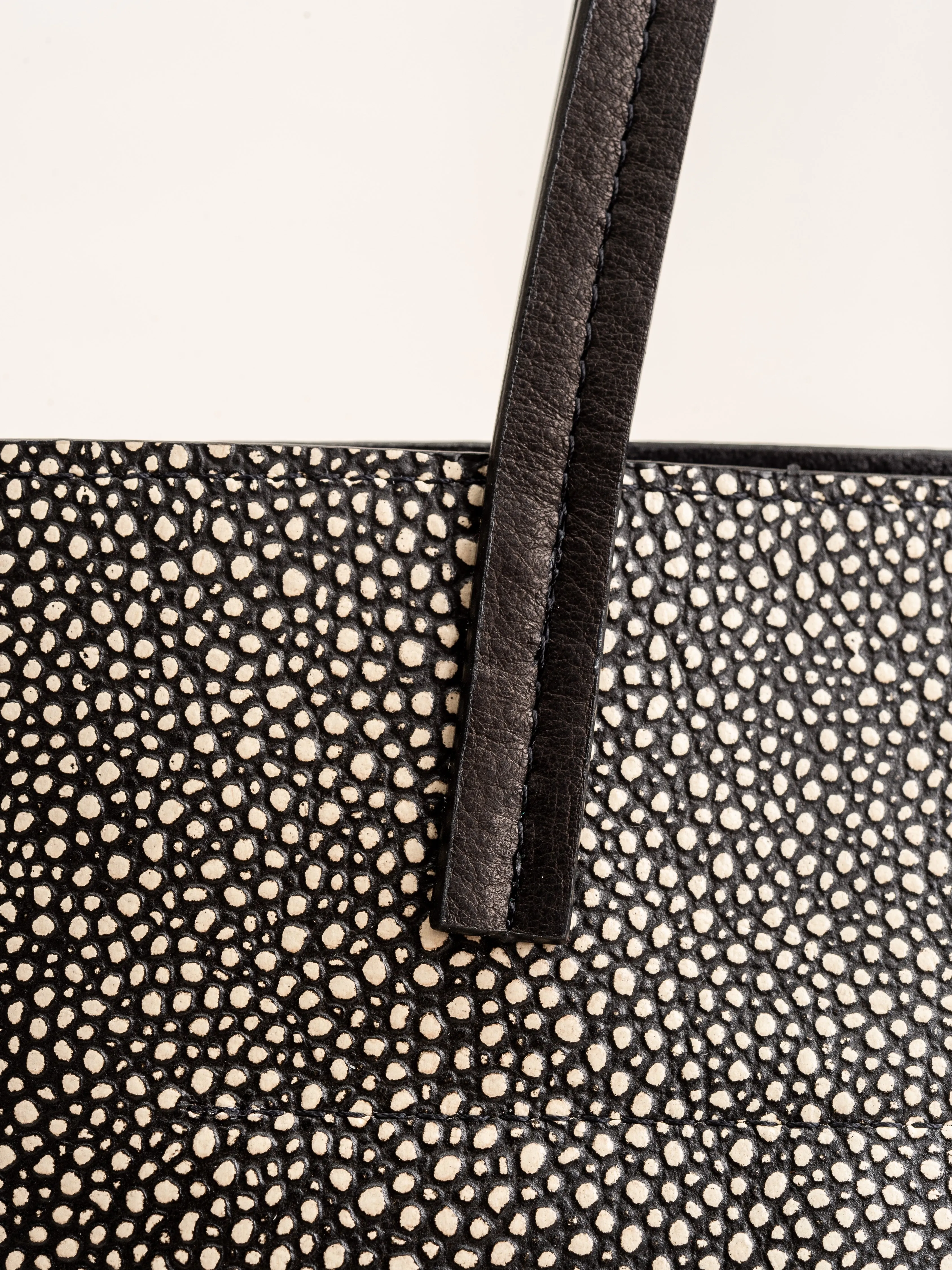 mezzo shopper - black shagreen