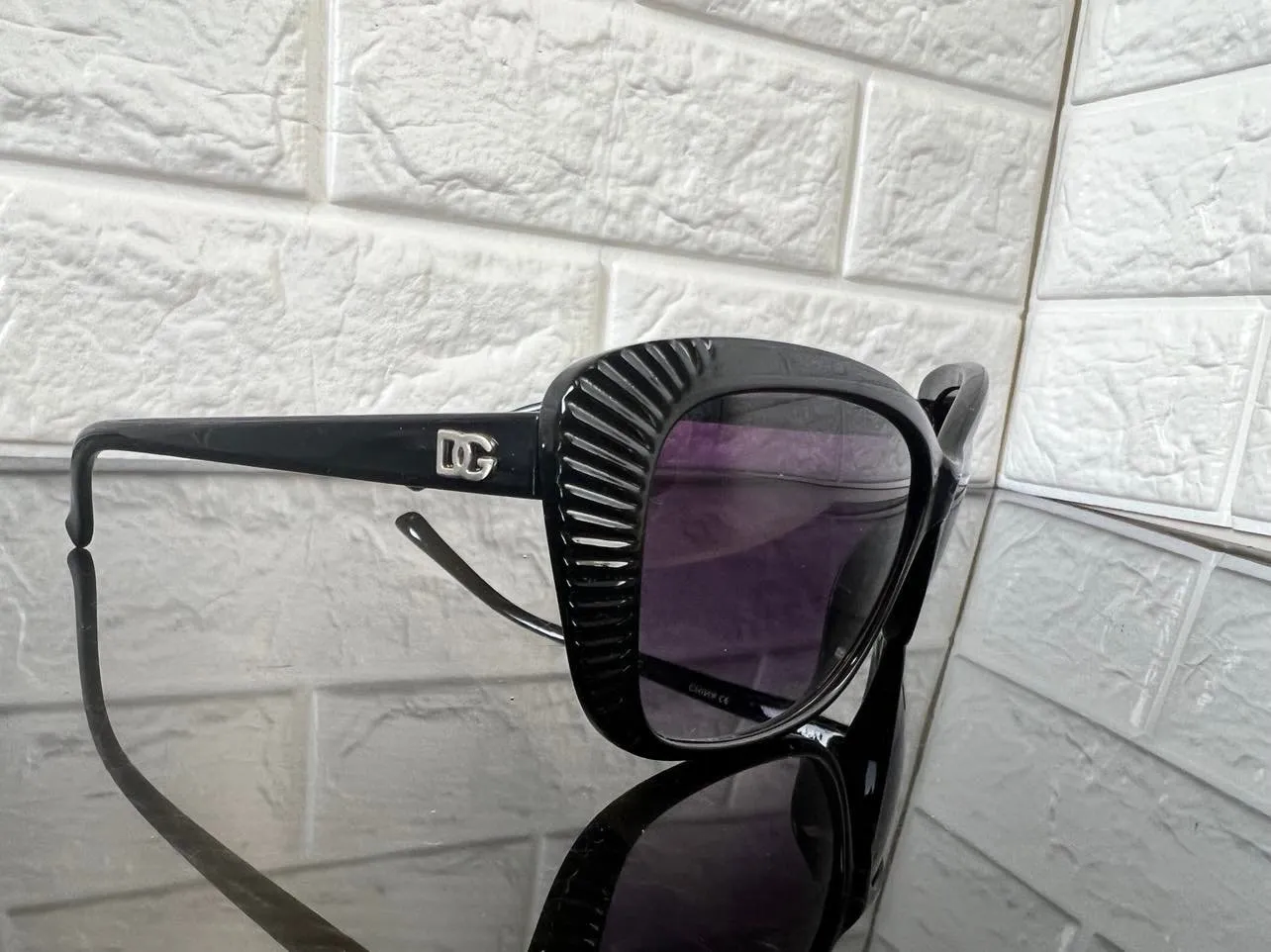 New Designer Rep. Sunglasses, 400 UV Protection! Black with purple gradient lenses - Retails $40 
