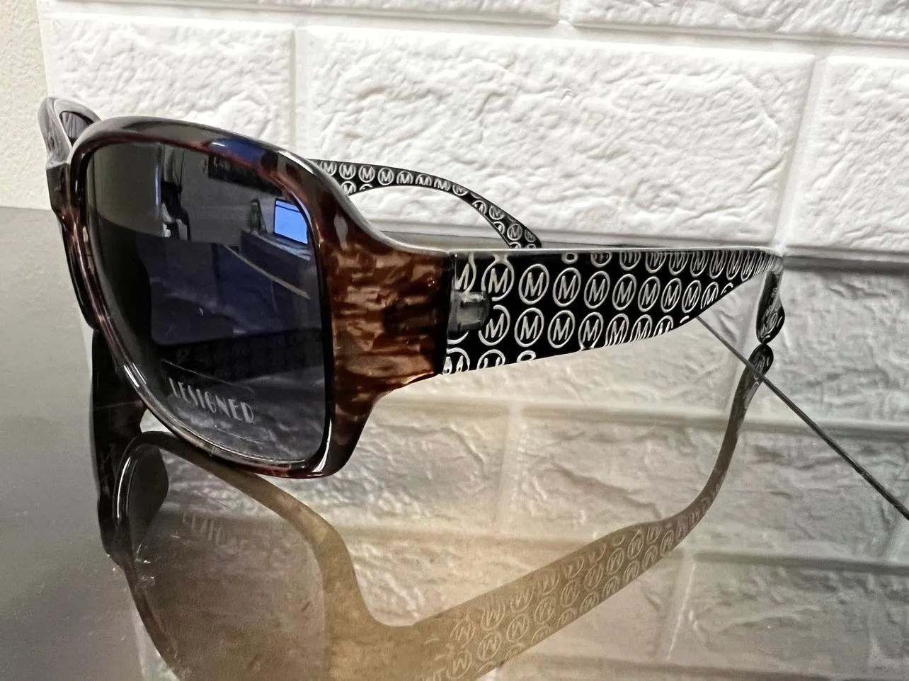 New Designer Rep. Sunglasses, 400 UV Protection! Stylish Gradient Lenses! 8425