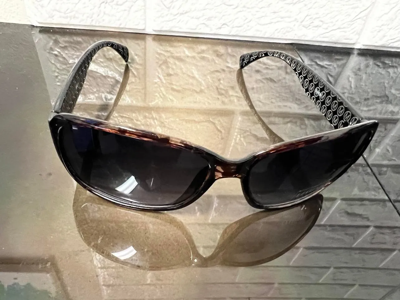 New Designer Rep. Sunglasses, 400 UV Protection! Stylish Gradient Lenses! 8425