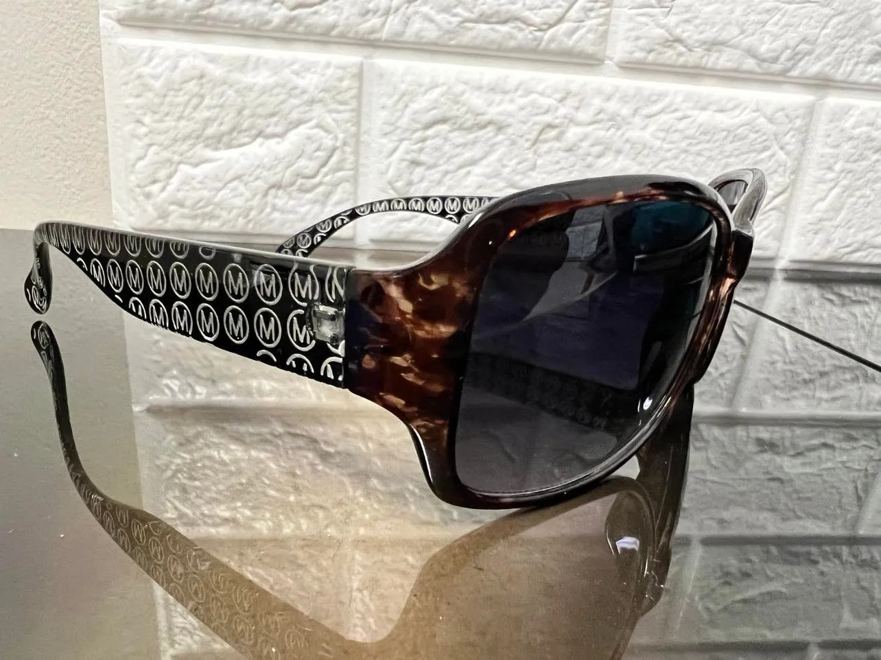 New Designer Rep. Sunglasses, 400 UV Protection! Stylish Gradient Lenses! 8425