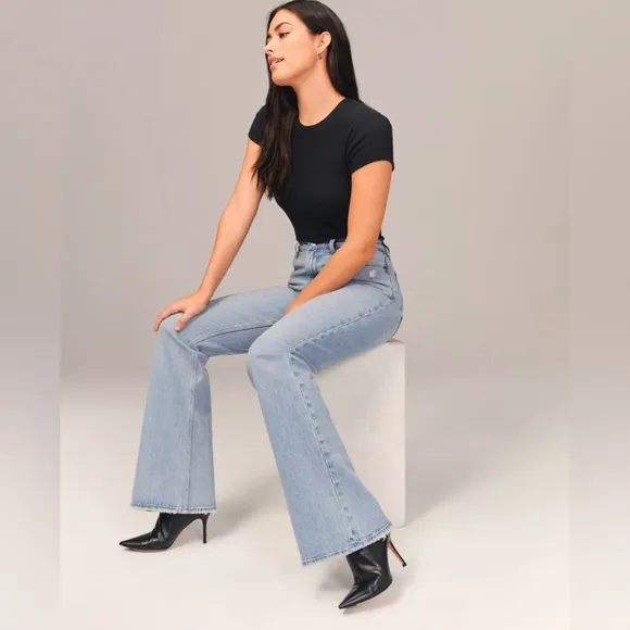 NWT Abercrombie &amp; Fitch Stylish Blue Flared Jeans