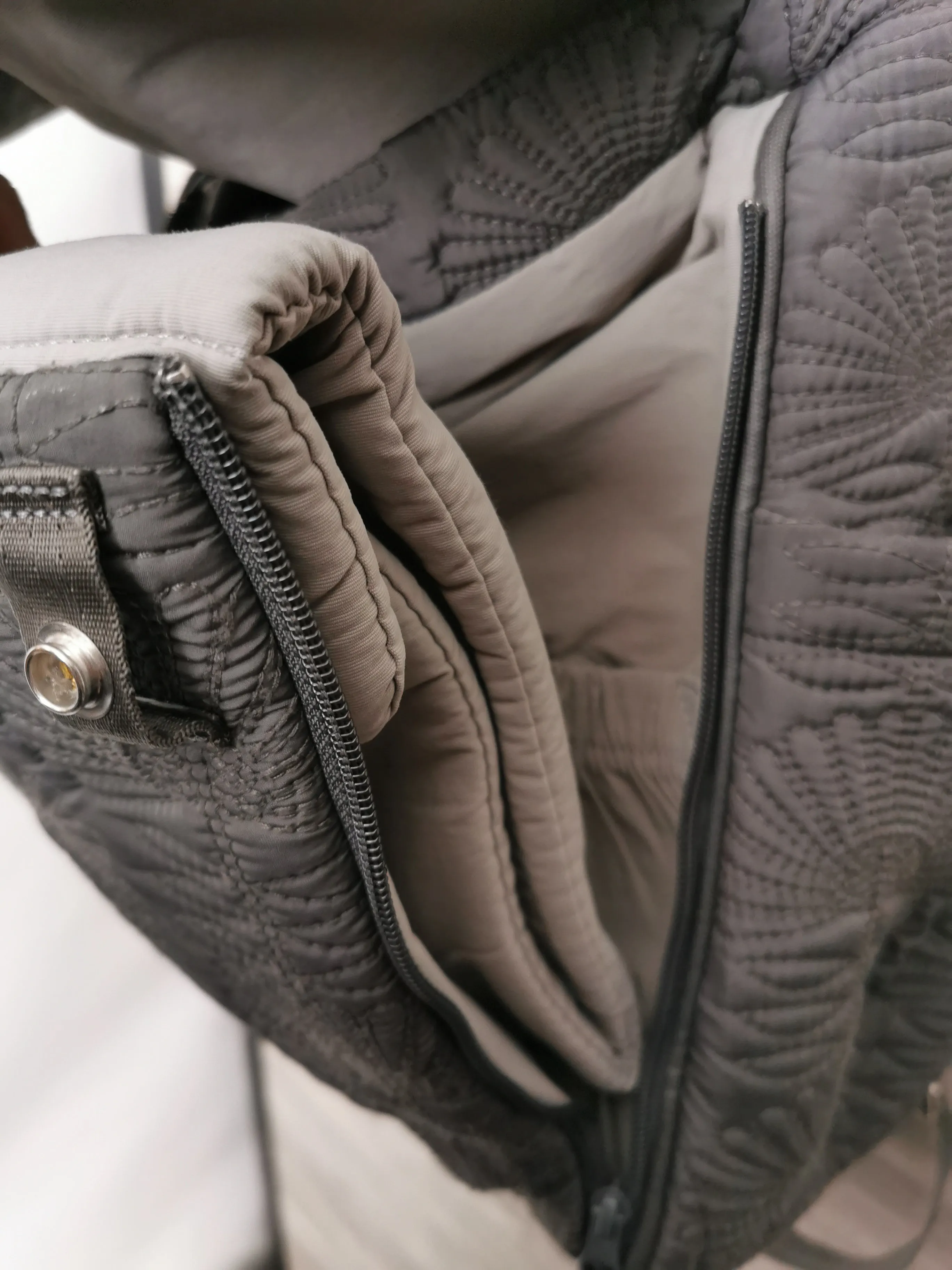 PETUNIA PICKLE BOTTOM DIAPER BAG VGUC