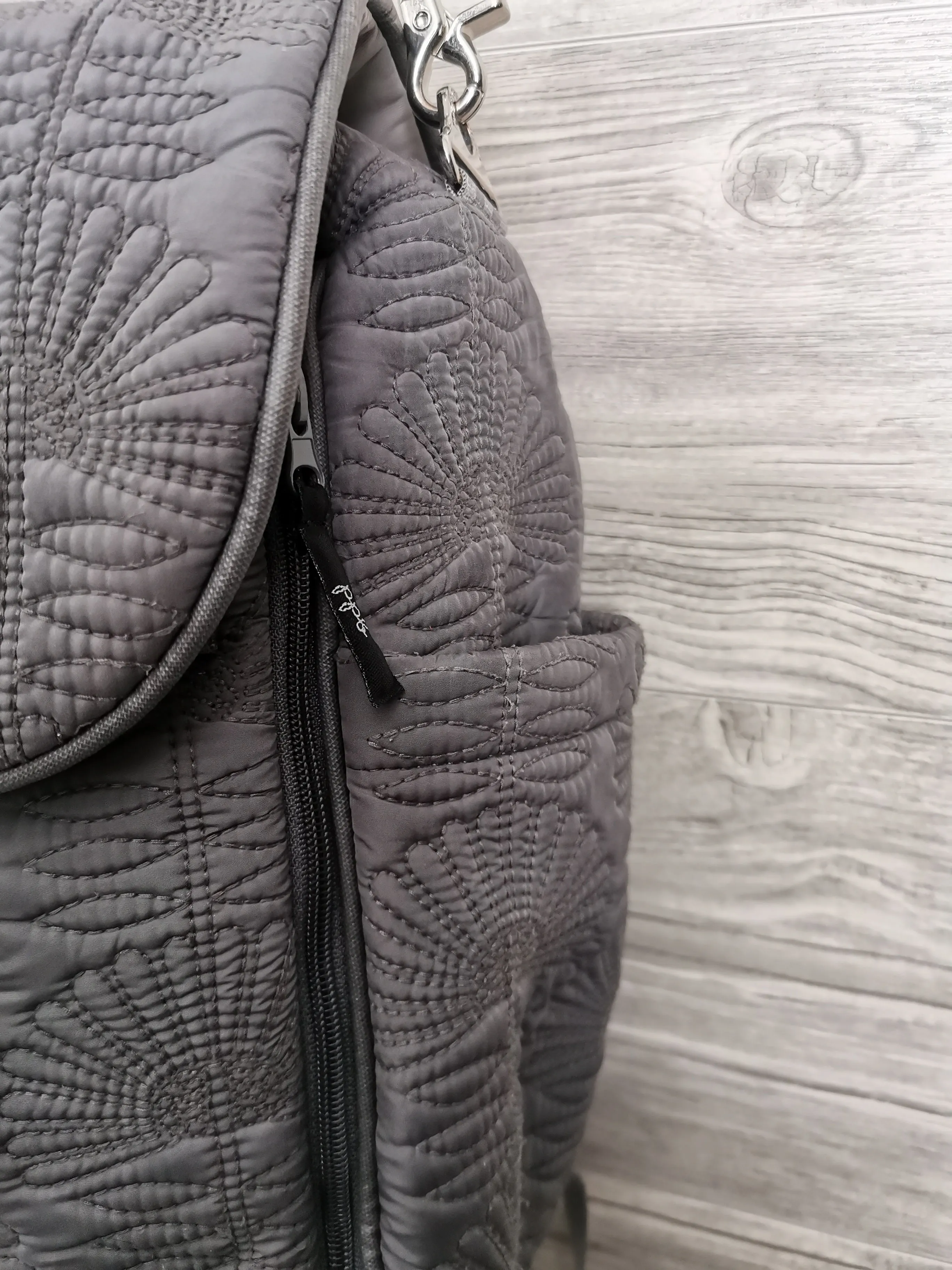 PETUNIA PICKLE BOTTOM DIAPER BAG VGUC