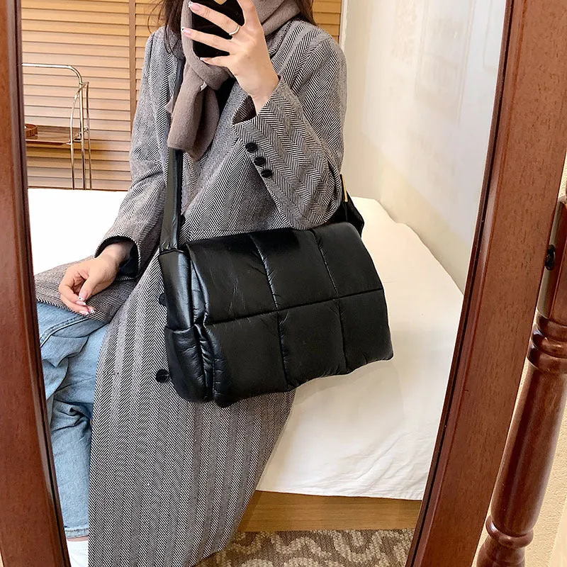 Plaid Solid Color Generous Personality Simple One-shoulder Messenger Bag