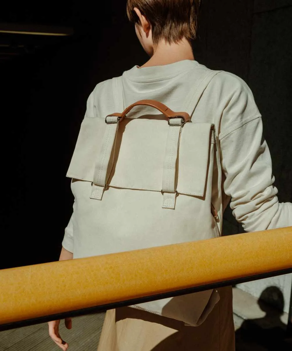 Qwstion Flap Tote Medium Bananatex®