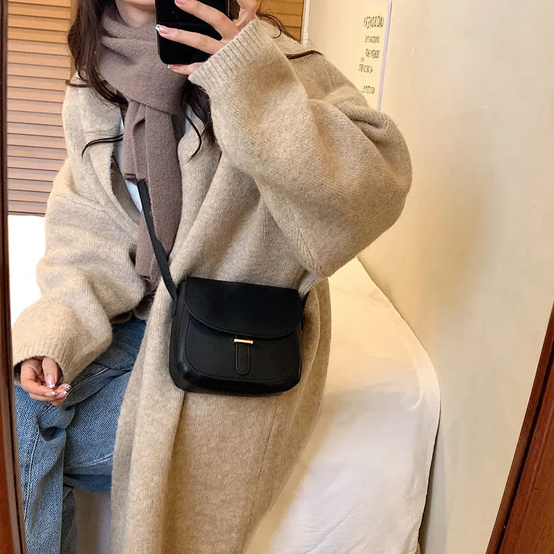 Retro Fashion Clamshell Simple Crossbody Bag