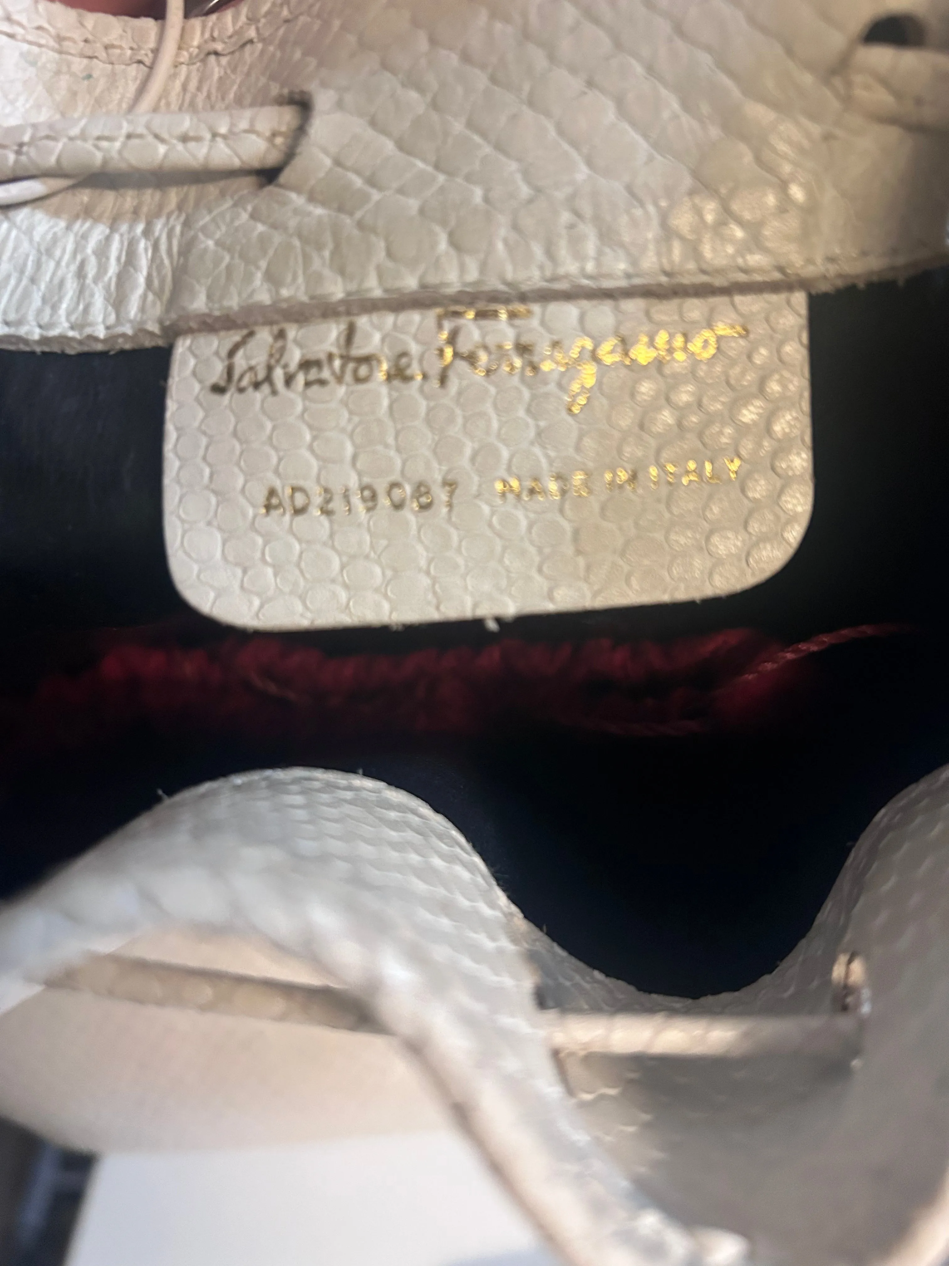 SALVATORE FERRAGAMO- 1980s White Leather Bucket Bag