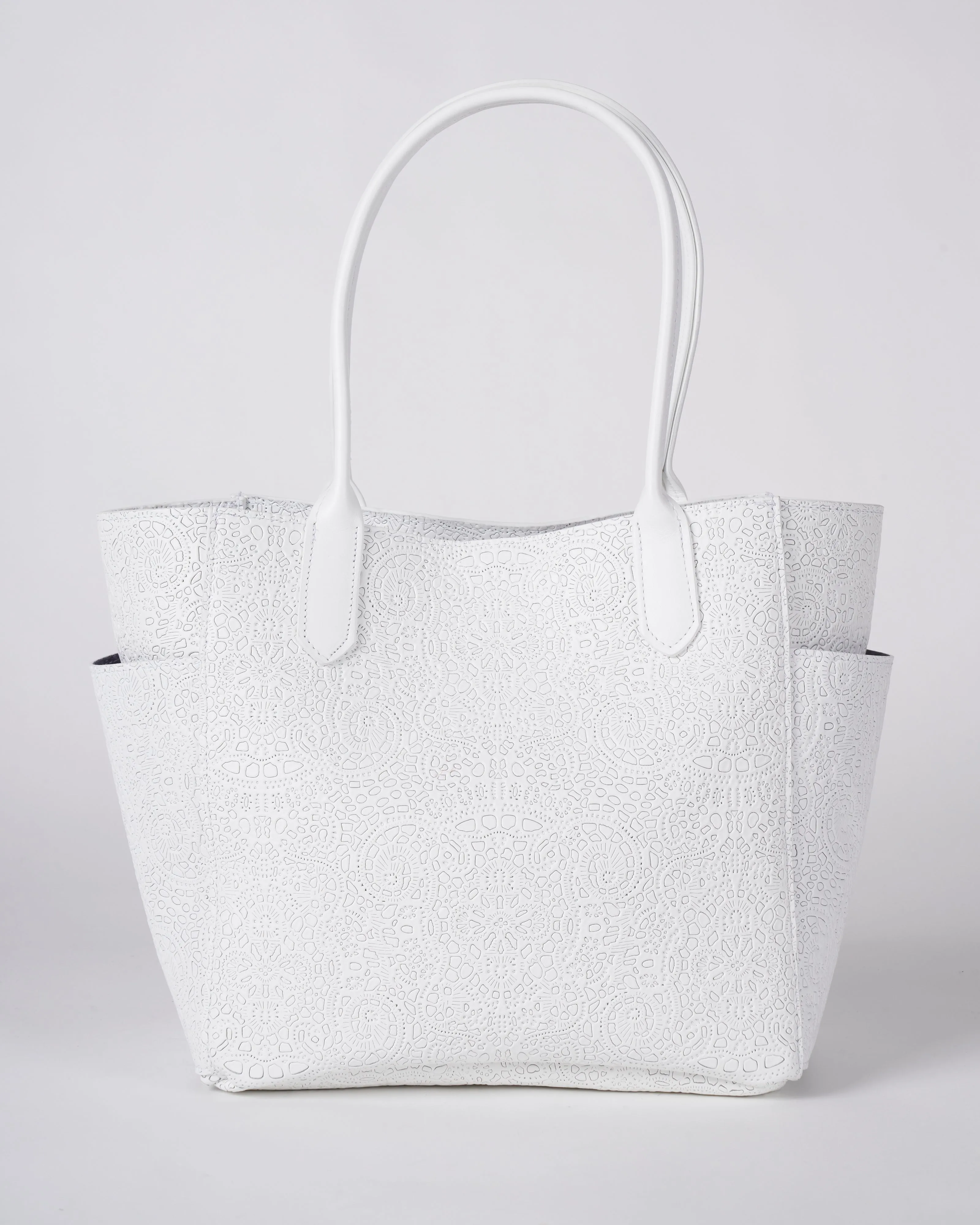 small pocket tote - white chantilly