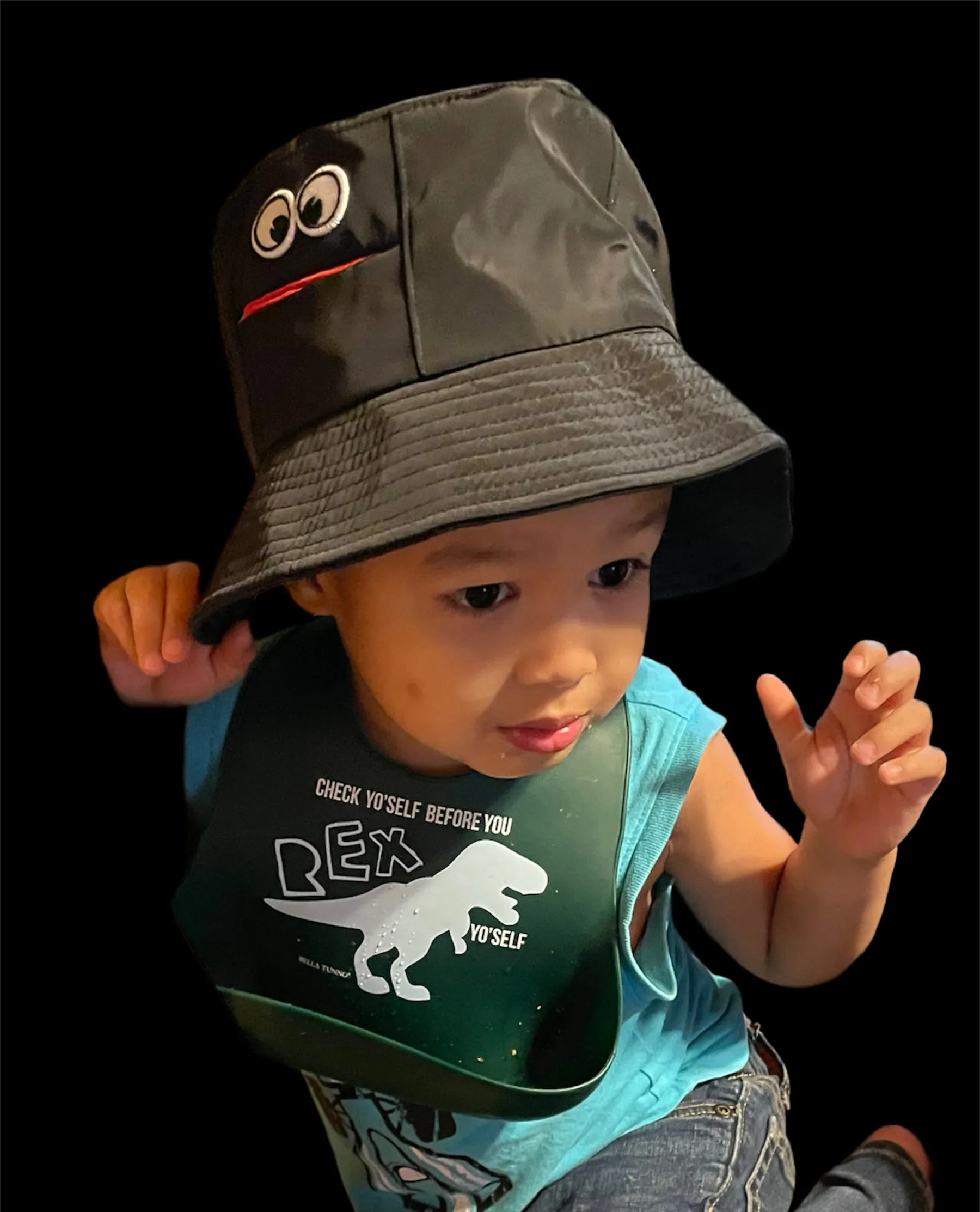 TONGUE BUCKET HAT: Youth size